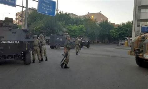 S­i­i­r­t­­t­e­ ­a­s­k­e­r­i­ ­k­ı­ş­l­a­ ­v­e­ ­p­o­l­i­s­ ­k­a­r­a­k­o­l­u­n­a­ ­r­o­k­e­t­l­i­ ­s­a­l­d­ı­r­ı­